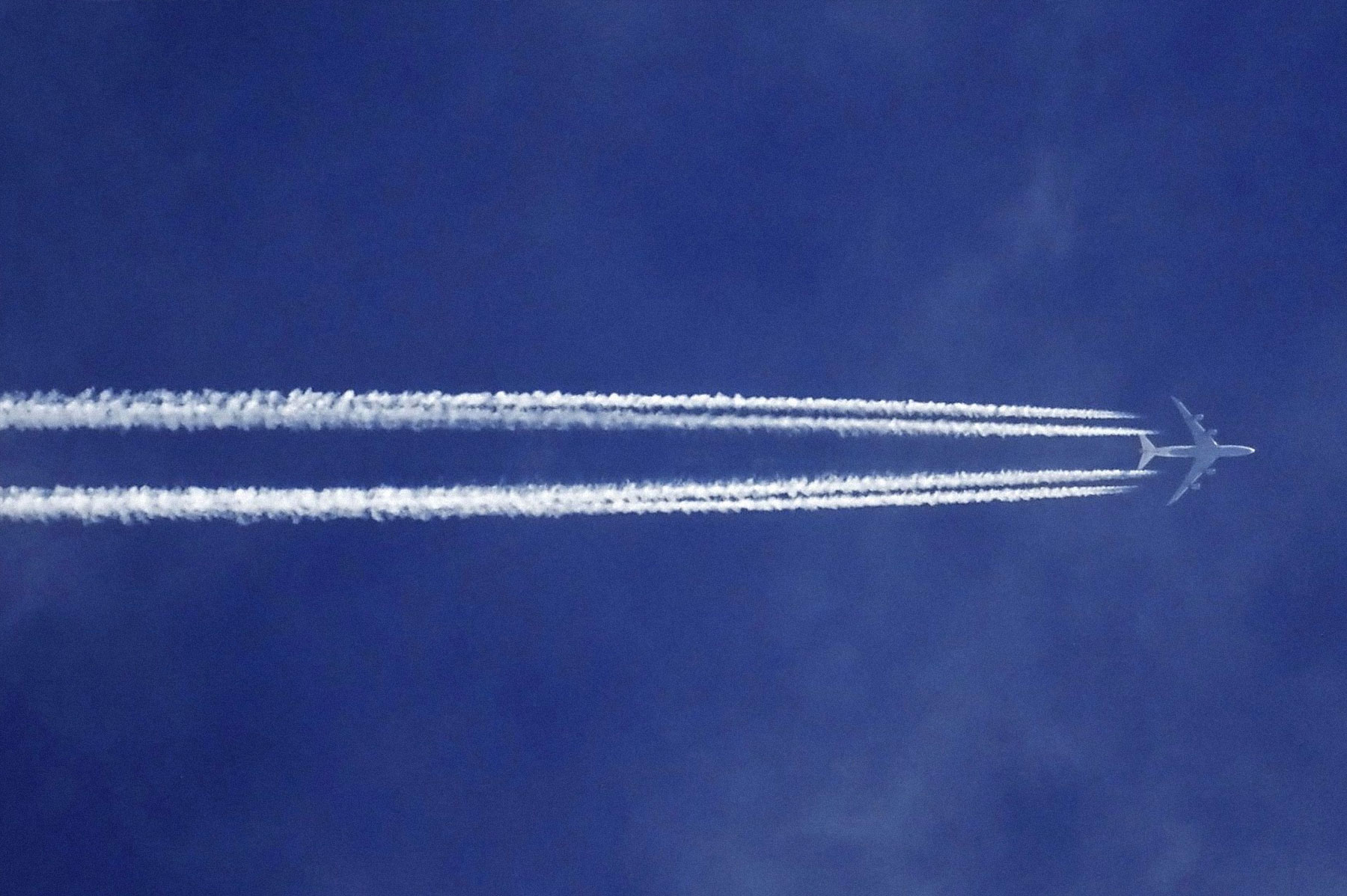 sky, blue, daytime, atmosphere, airplane, aviation, air travel, cloud, aerospace engineering, aircraft, line, flight, airliner, general aviation, computer wallpaper, meteorological phenomenon